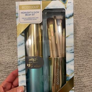Ecotools Highlight and Glow Brush Set